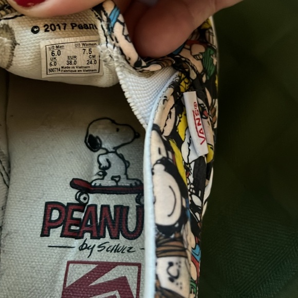 2017 Vans Peanuts Slip Ons - Picture 10 of 13